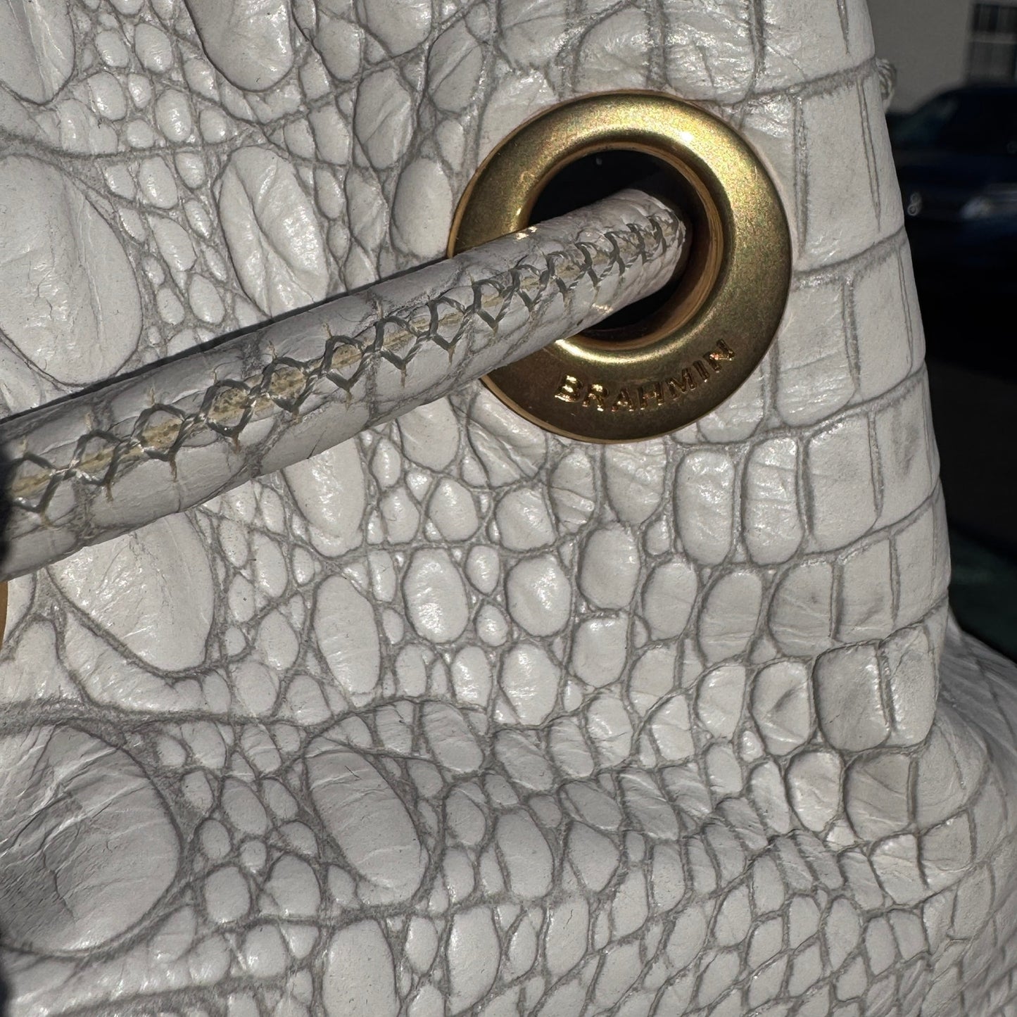 Vintage Brahmin Bag Deidre White Drawstring Melbourne Crocodile Embossed Purse