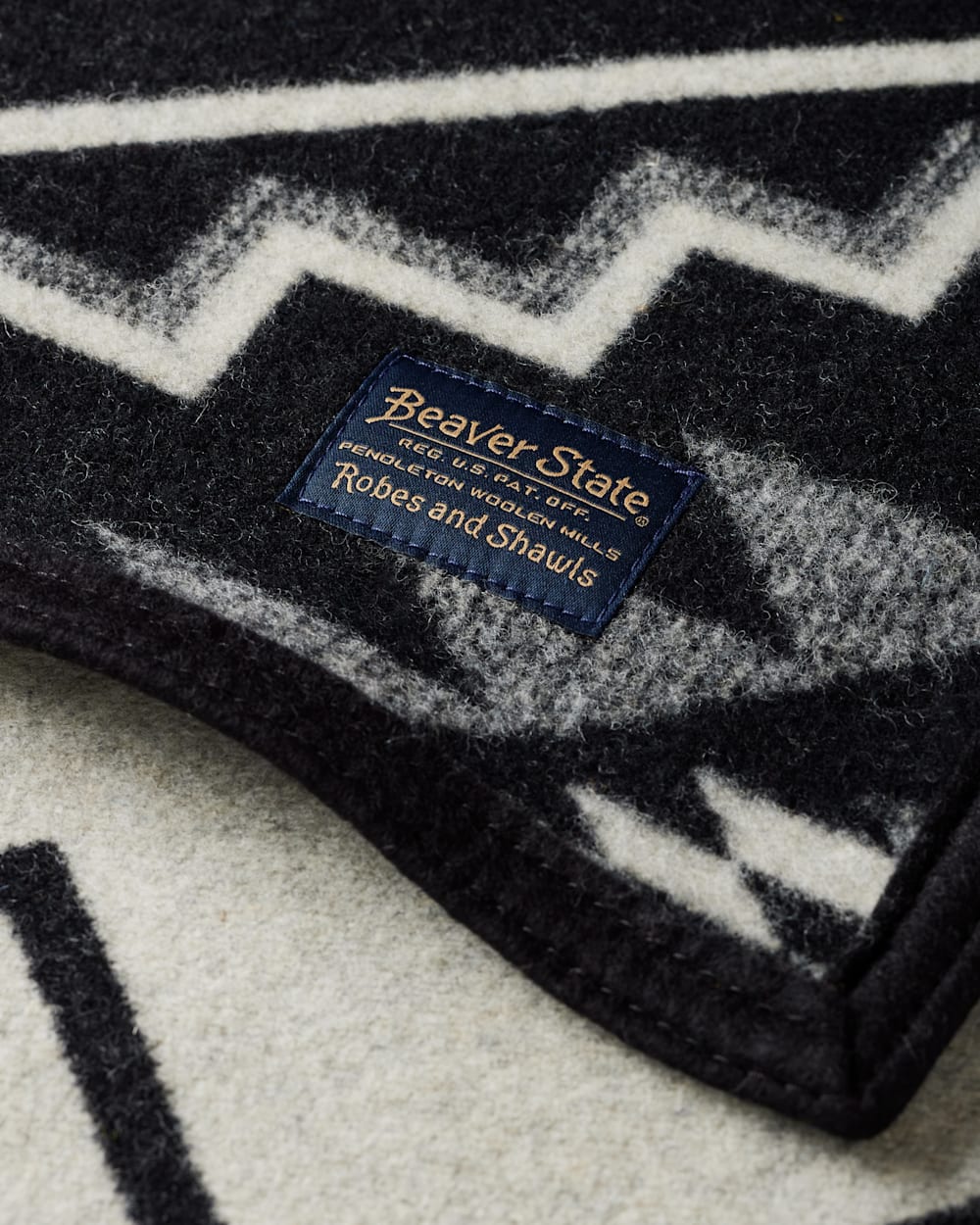 OXBOW BLANKET Unnapped Jacquard Wool Robe