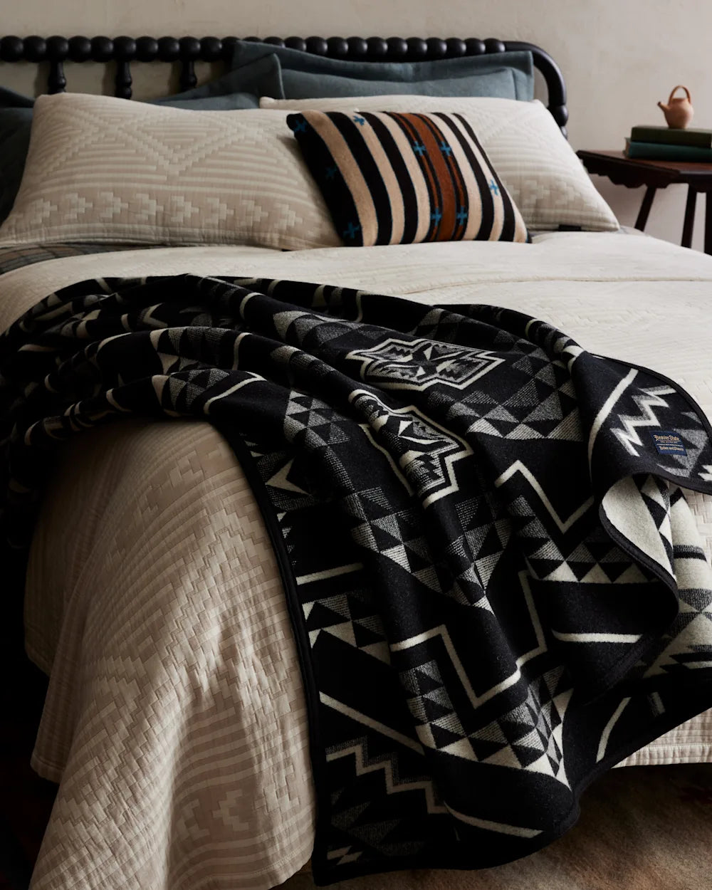 OXBOW BLANKET Unnapped Jacquard Wool Robe