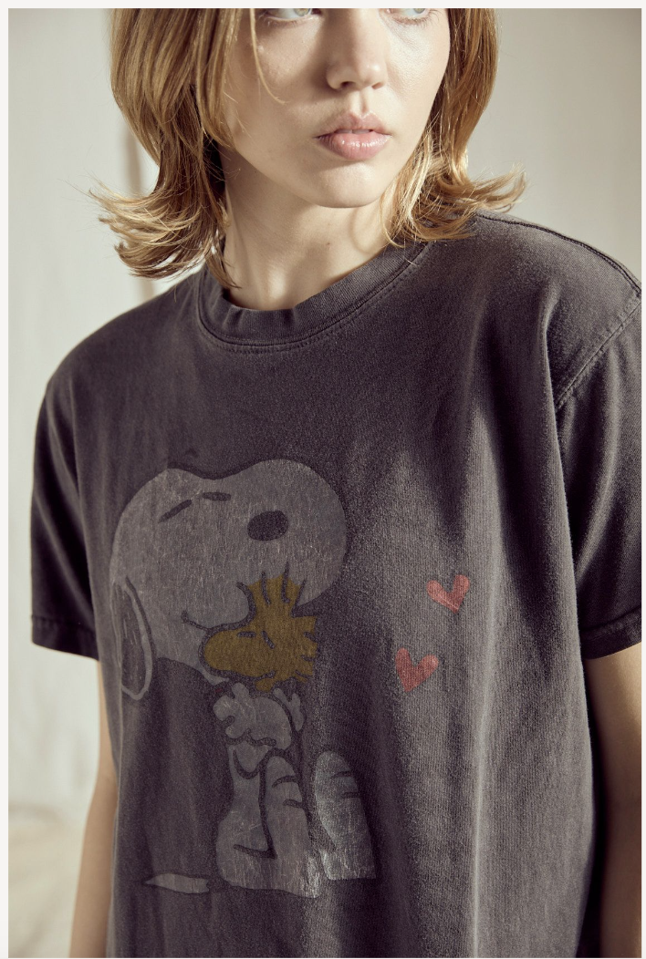 Peanuts Snoopy XOXO Tee