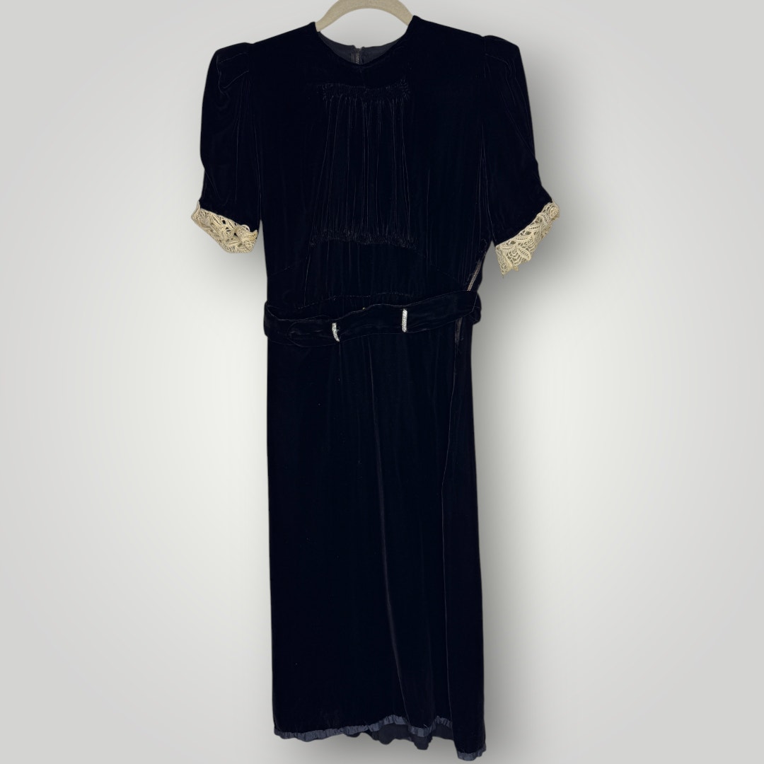 Vintage 1930s Dress Brown Velvet Lace Details Rhinestone Belt Short Sleeve