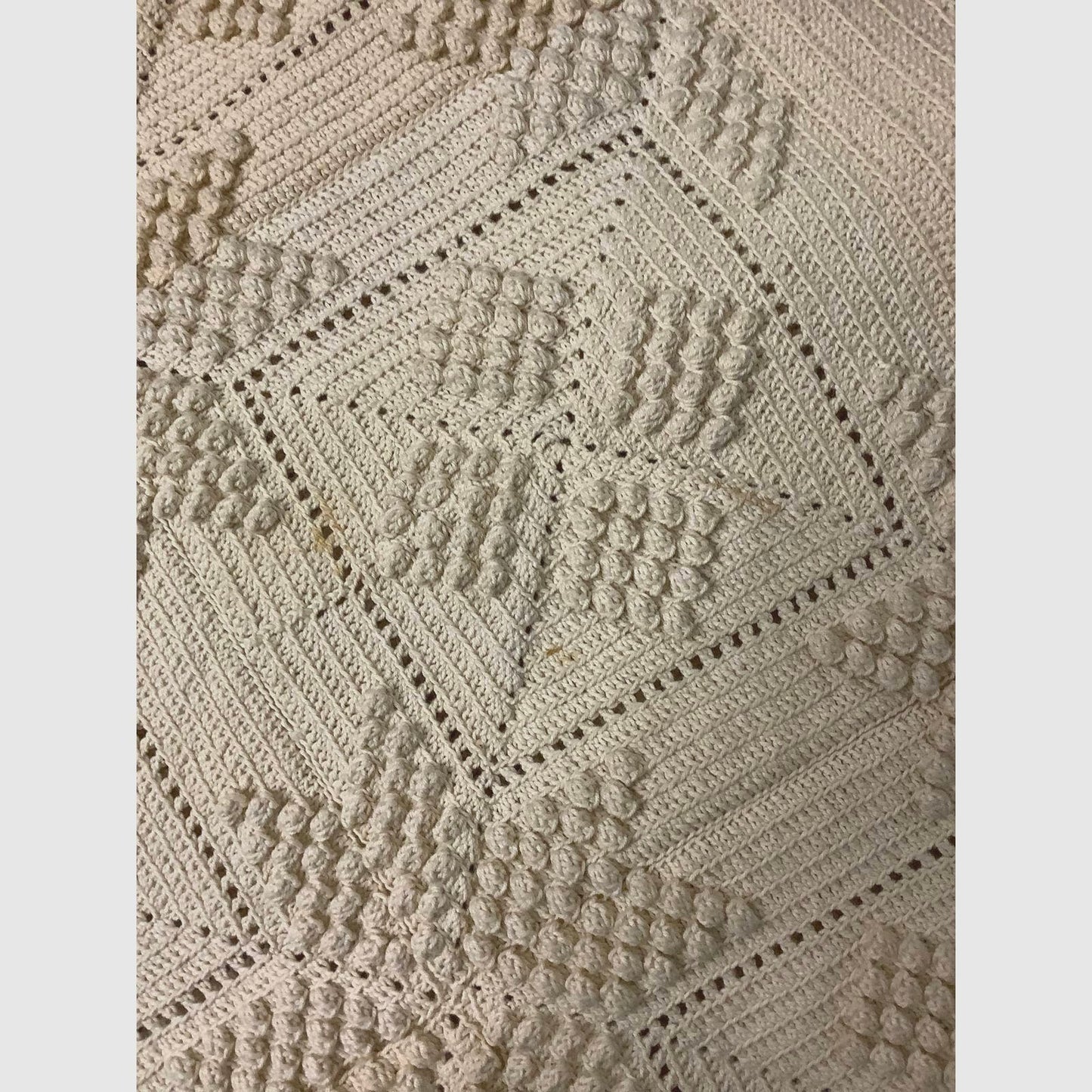 Vtg Handmade Heavy Cotton Blanket Star Pattern Popcorn Knit Triangle 90” x 58”