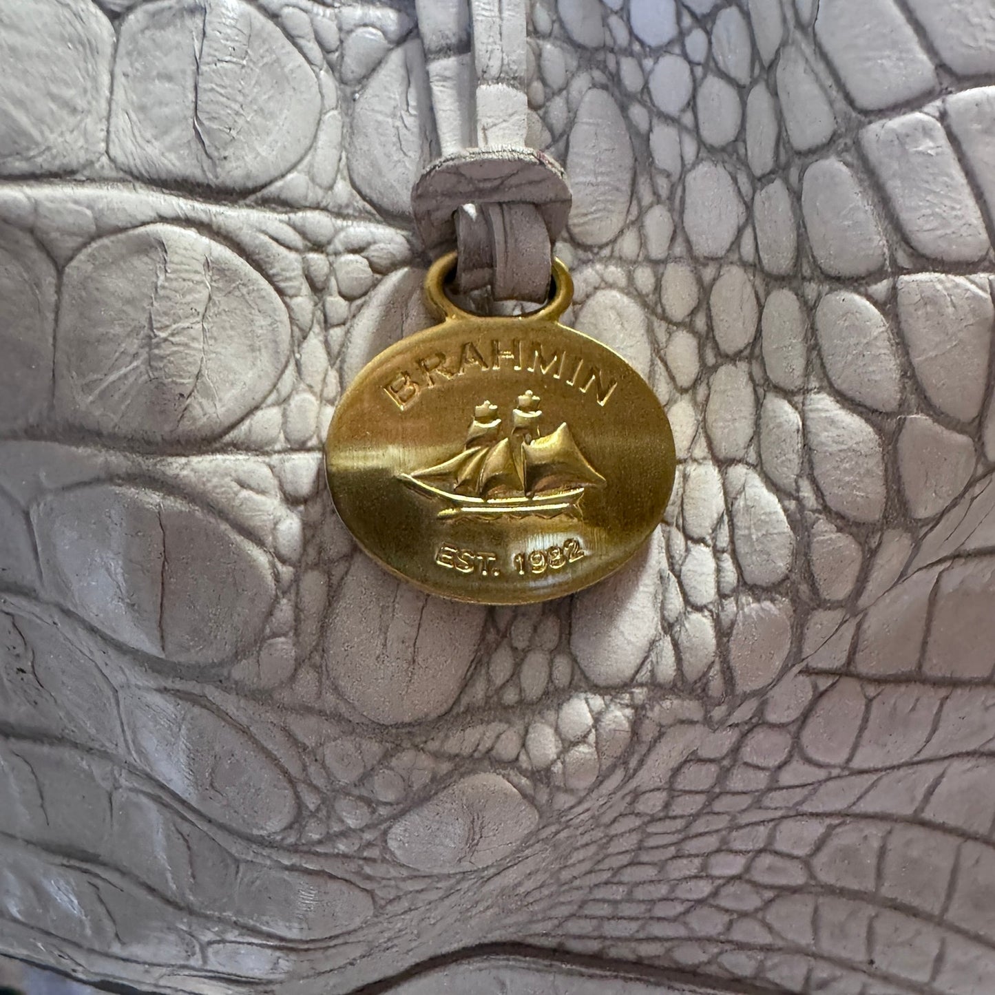 Vintage Brahmin Bag Deidre White Drawstring Melbourne Crocodile Embossed Purse
