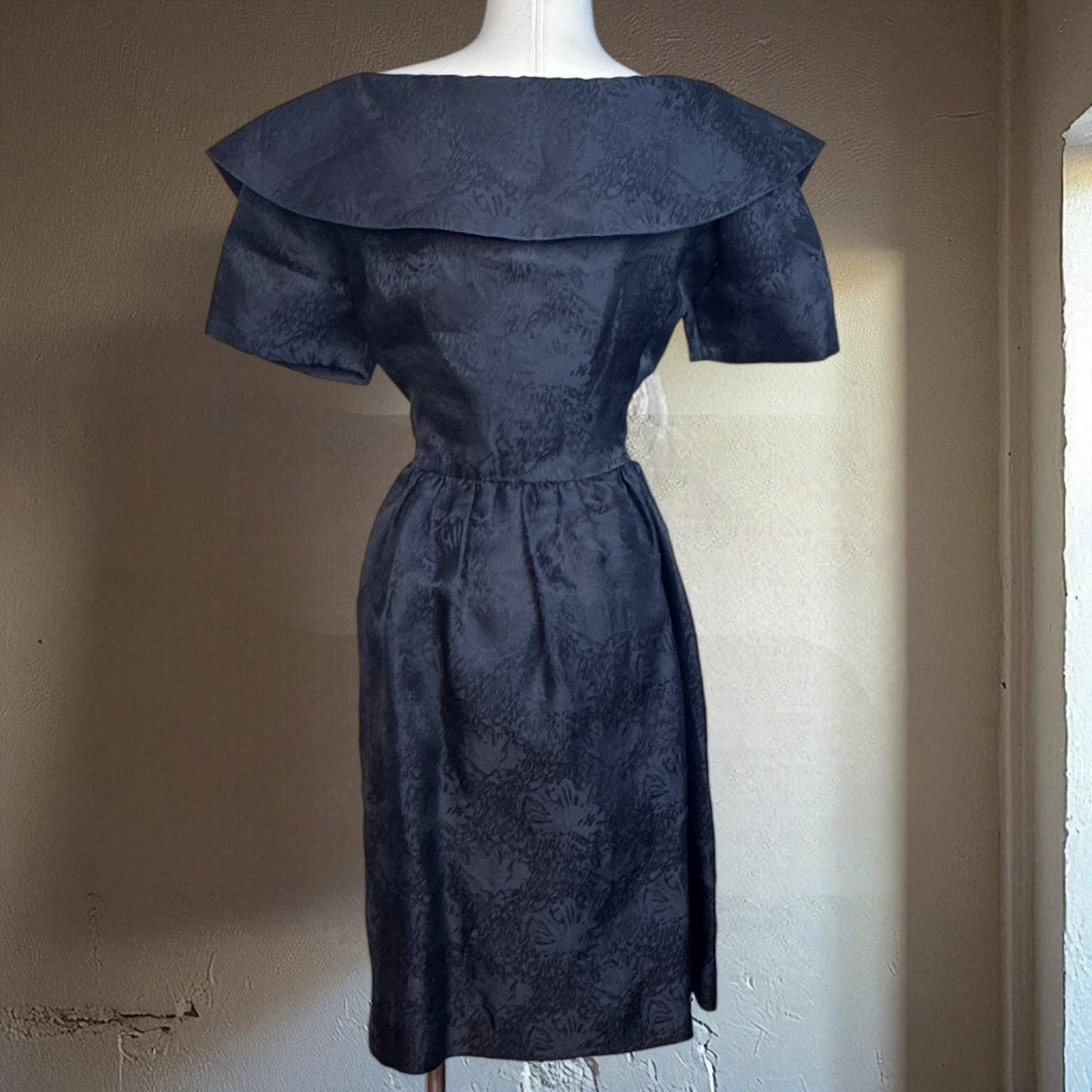 Vintage Dress 1990s Oscar De La Renta Collared Brocade Button Front Black Midi M