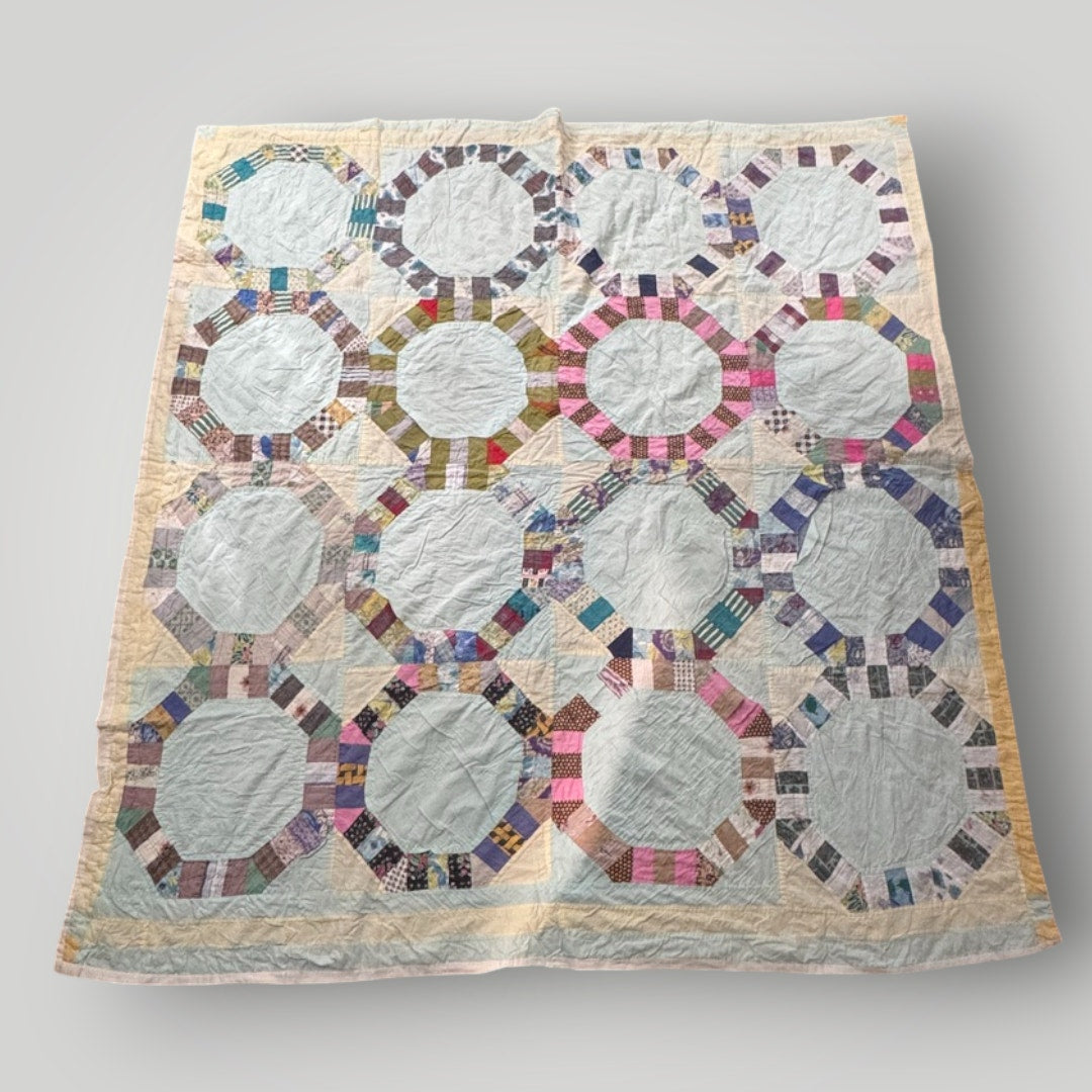 Vintage Octagon Ring Quilt Handmade Sewn 1940s 74”x 70” Full Sized