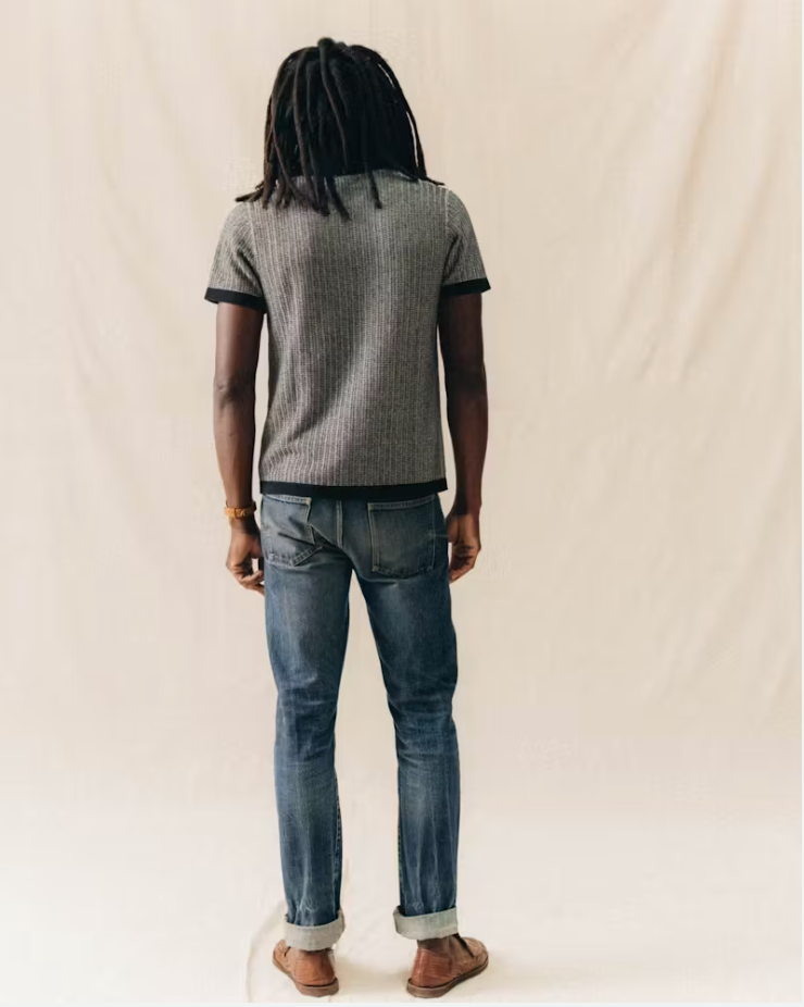 man in a studio wearing a taylor stitch brand shirt fashion shirt short sleeved