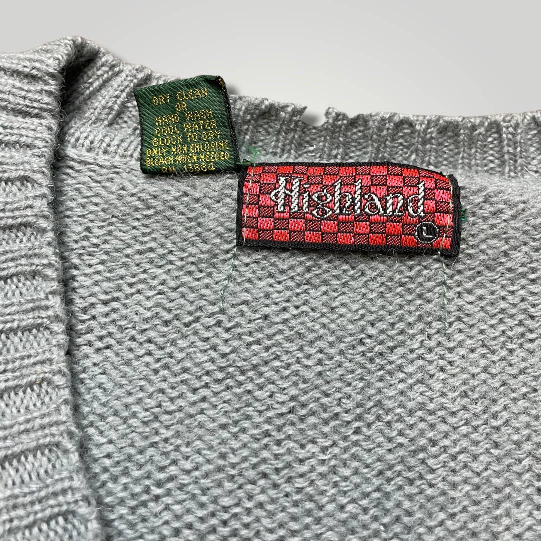 Vintage 1970s Highland V Neck Blue Wool Sweater Pullover Mens Large B2010