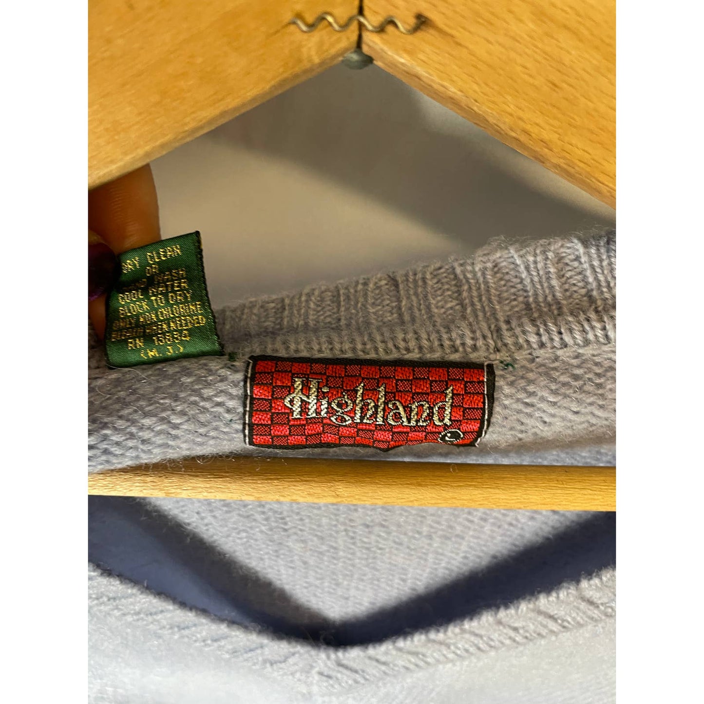 Vintage 1980s Shetland Wool Sweater Periwinkle Blue Sweater Blue V L Neck b127