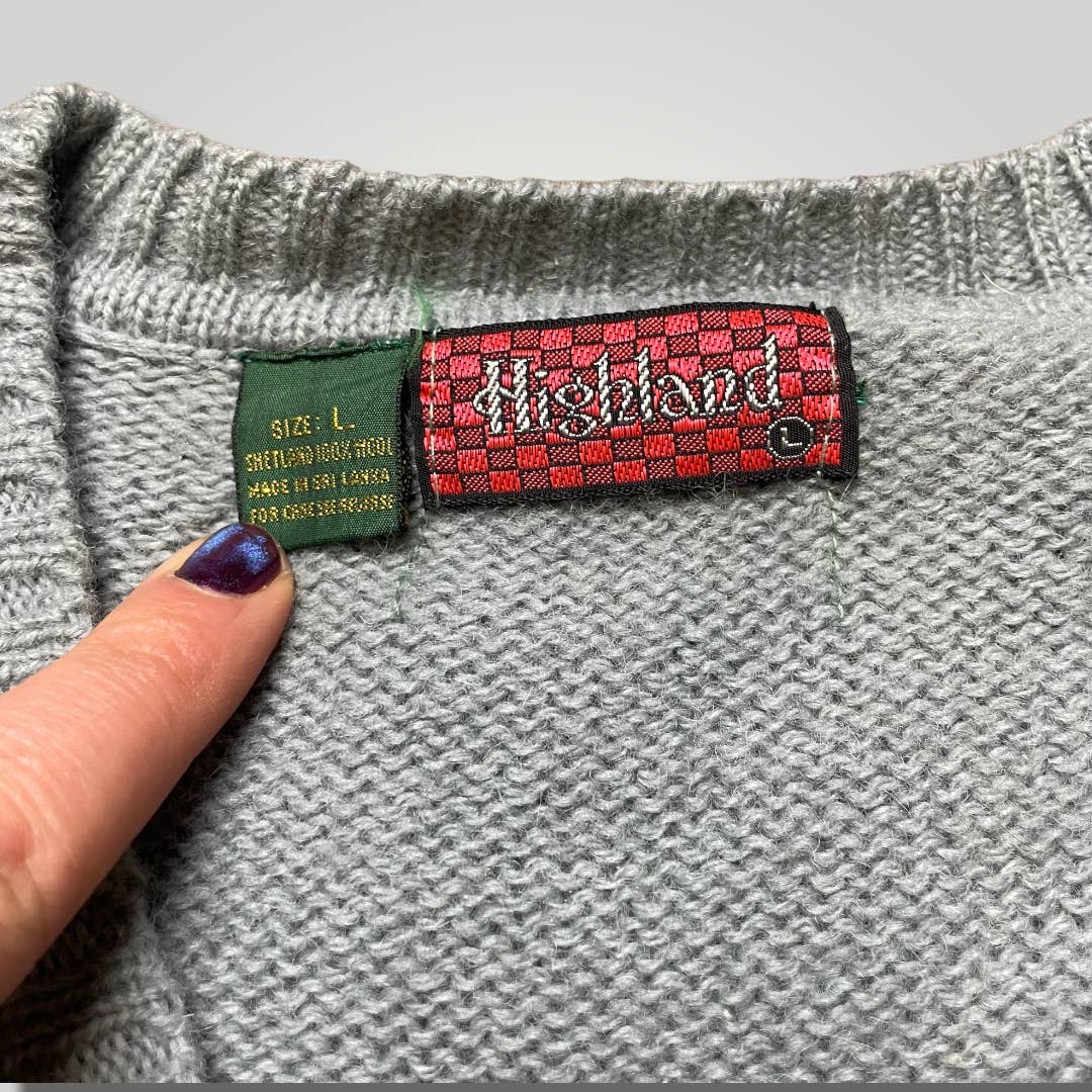 Vintage 1970s Highland V Neck Blue Wool Sweater Pullover Mens Large B2010