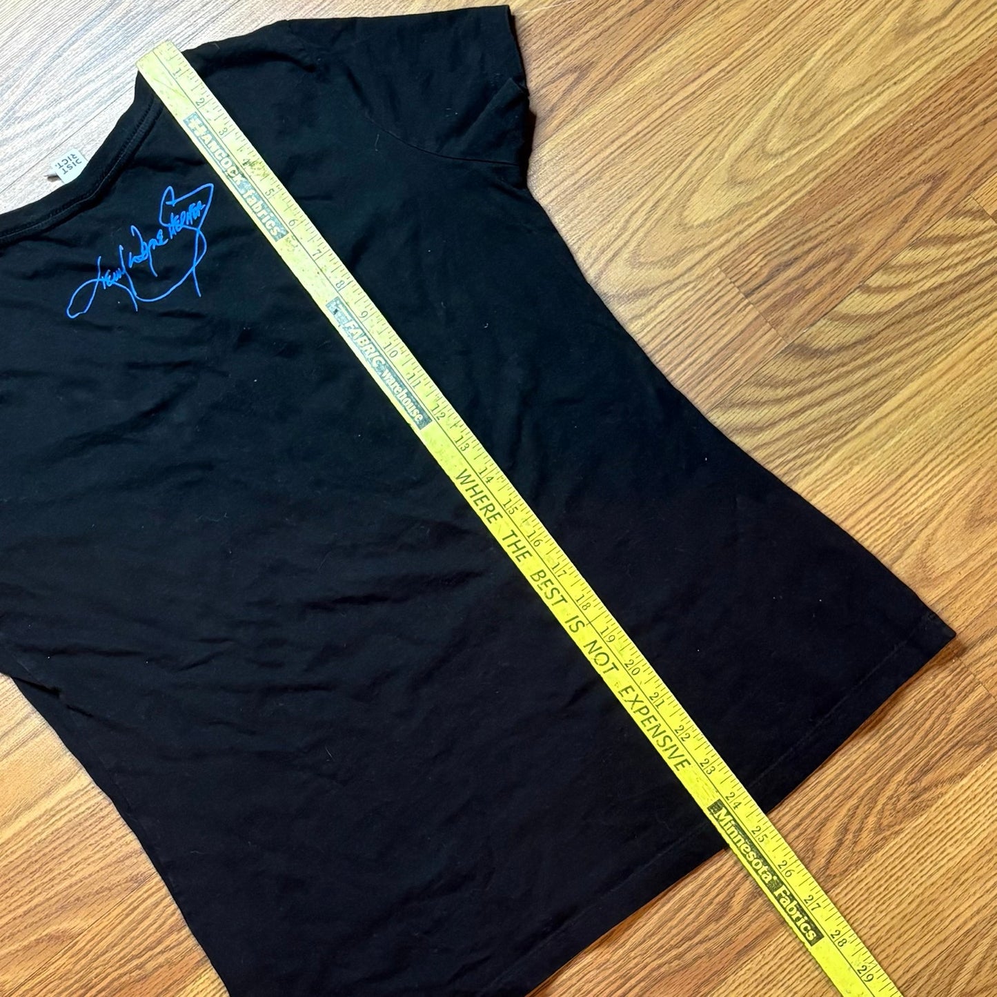 Fender Guitar Graphic V Neck T Shirt Women’s Medium Black 100% Cotton Music Tee