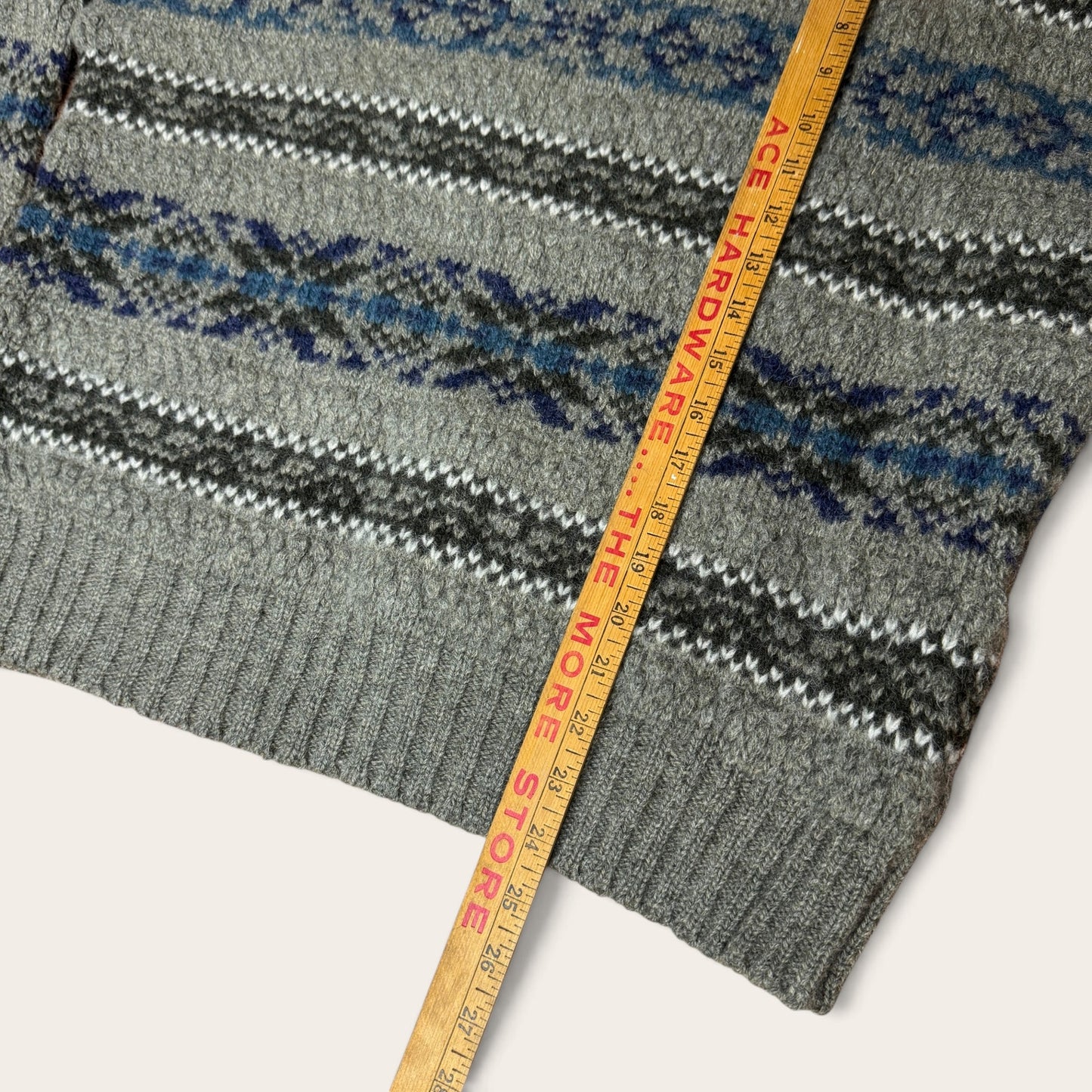 Vintage 1990s Men's Eddie Bauer Shetland Wool Sweater Snowflakes Gray Brown Blue