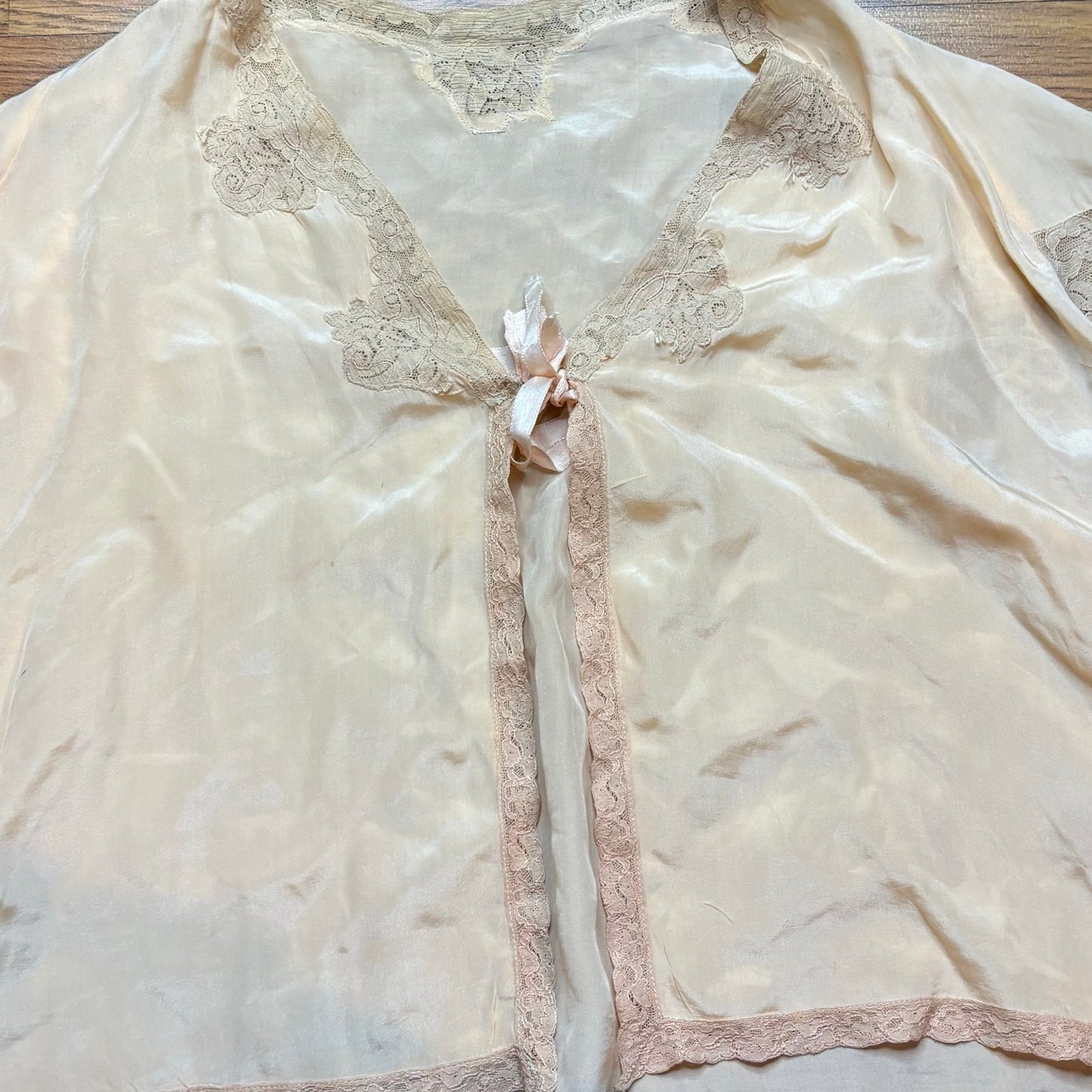 Vintage 1930s Bed Jacket Silk Blush L Lace Peignoir Robe Coquette Boudoir