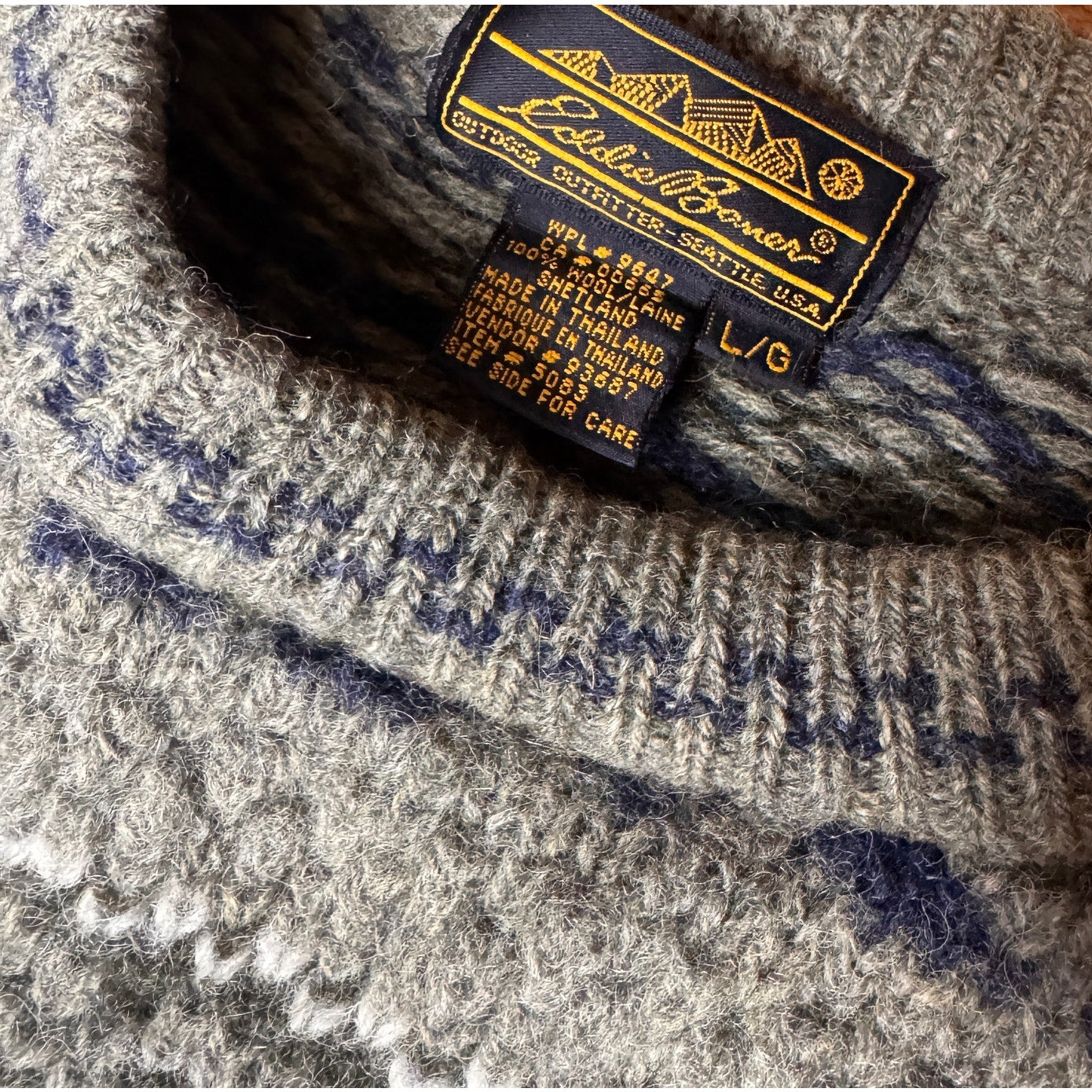 Vintage 1990s Men's Eddie Bauer Shetland Wool Sweater Snowflakes Gray Brown Blue
