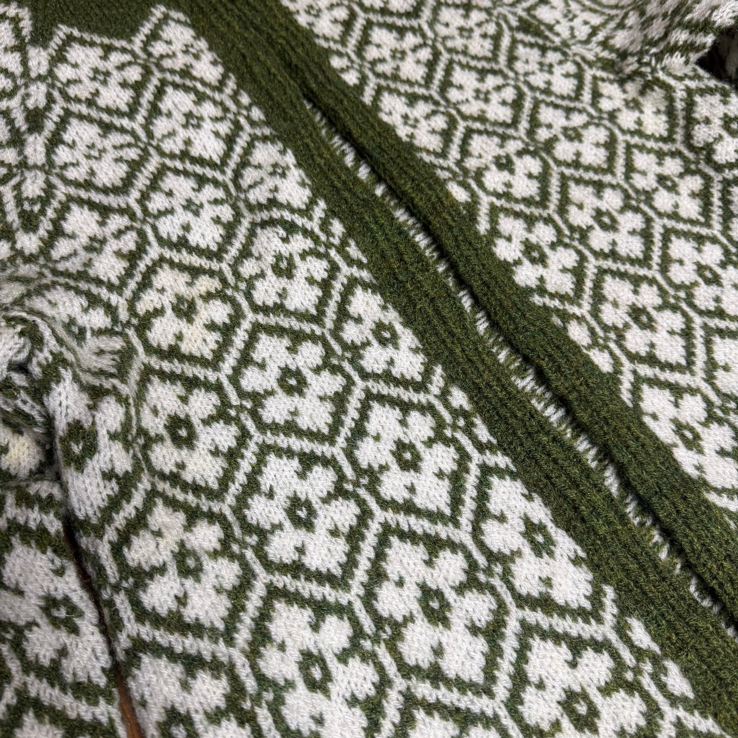 Vtg Handknit Green White Scandinavian Cardigan Sweater Open Front Retro Floral