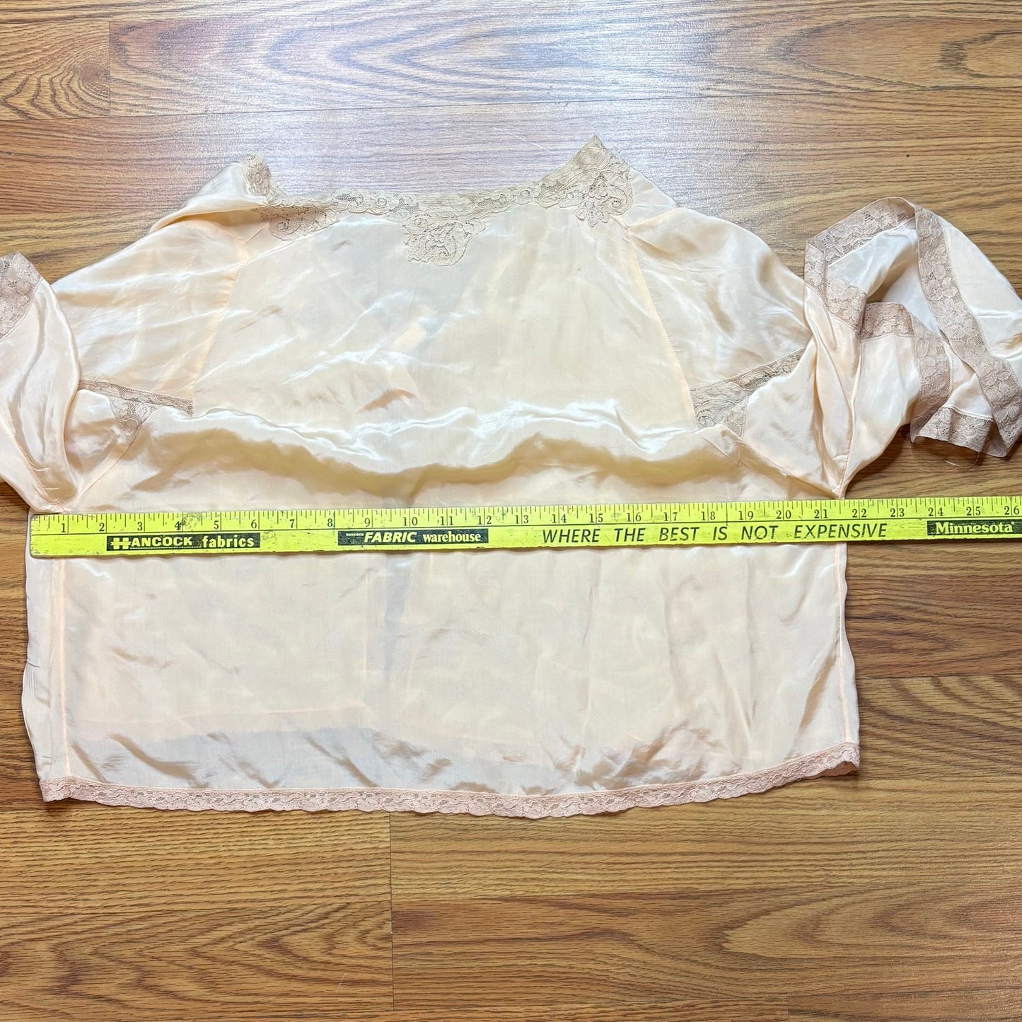 Vintage 1930s Bed Jacket Silk Blush L Lace Peignoir Robe Coquette Boudoir
