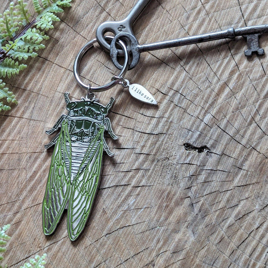 Metal enamel keychain / purse charm | cicada