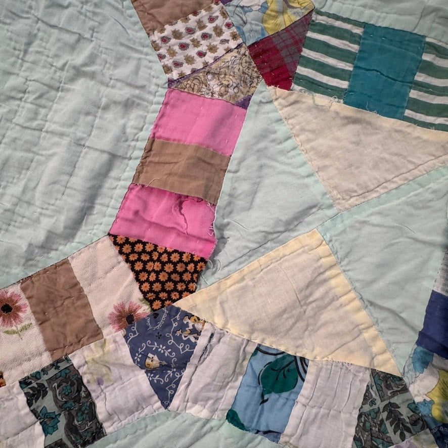 Vintage Octagon Ring Quilt Handmade Sewn 1940s 74”x 70” Full Sized