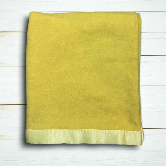 Vintage 1960s Yellow Wool Camp Blanket Satin Trim Twin Size 69”x80” Handsewn