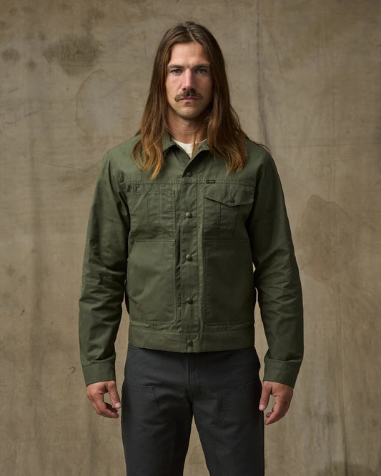 Dry Wax Short Cruiser in Olive