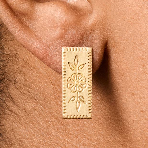 Arati Flower Bar Post Earrings - MST GoodsTen Thousand Villages