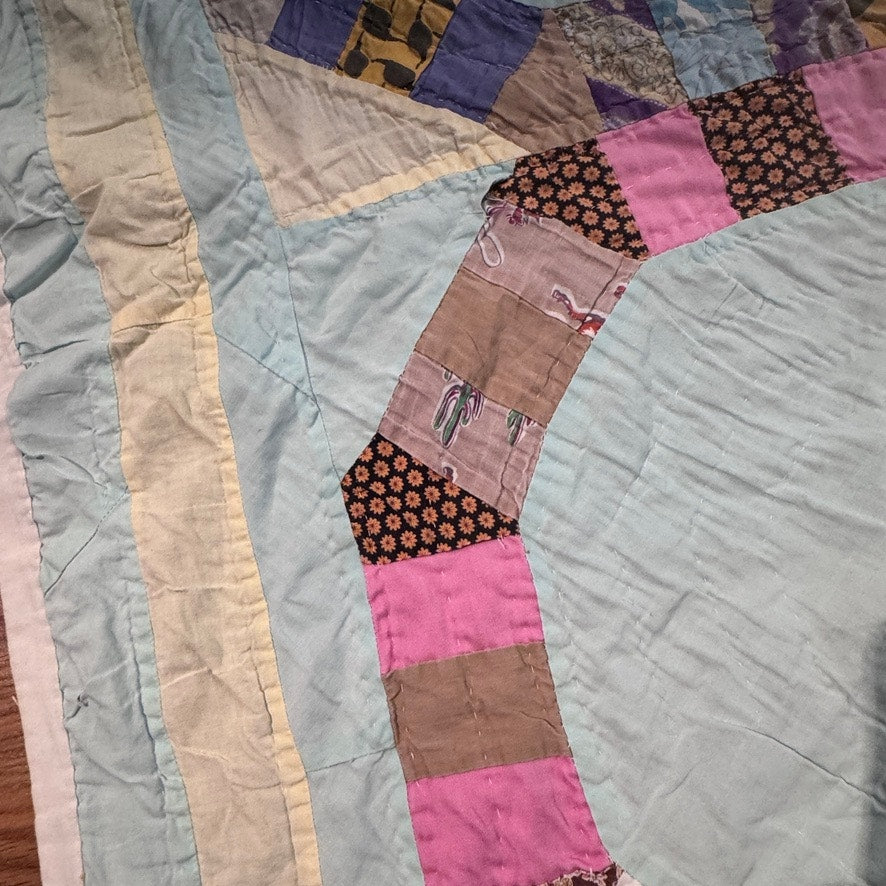 Vintage Octagon Ring Quilt Handmade Sewn 1940s 74”x 70” Full Sized