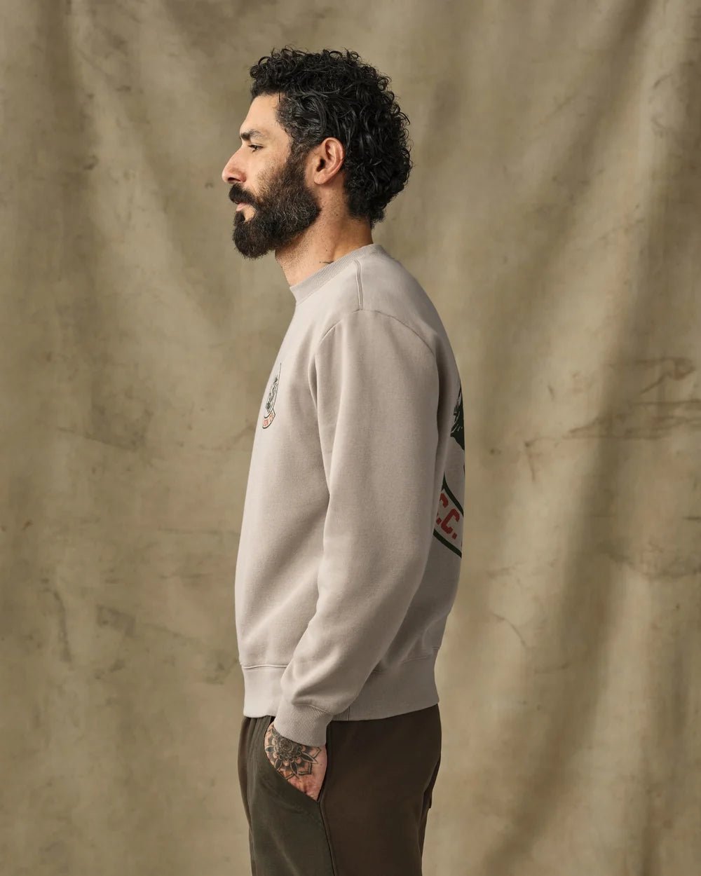 Bear Graphic Crewneck Sweatshirt - MST GoodsFilson