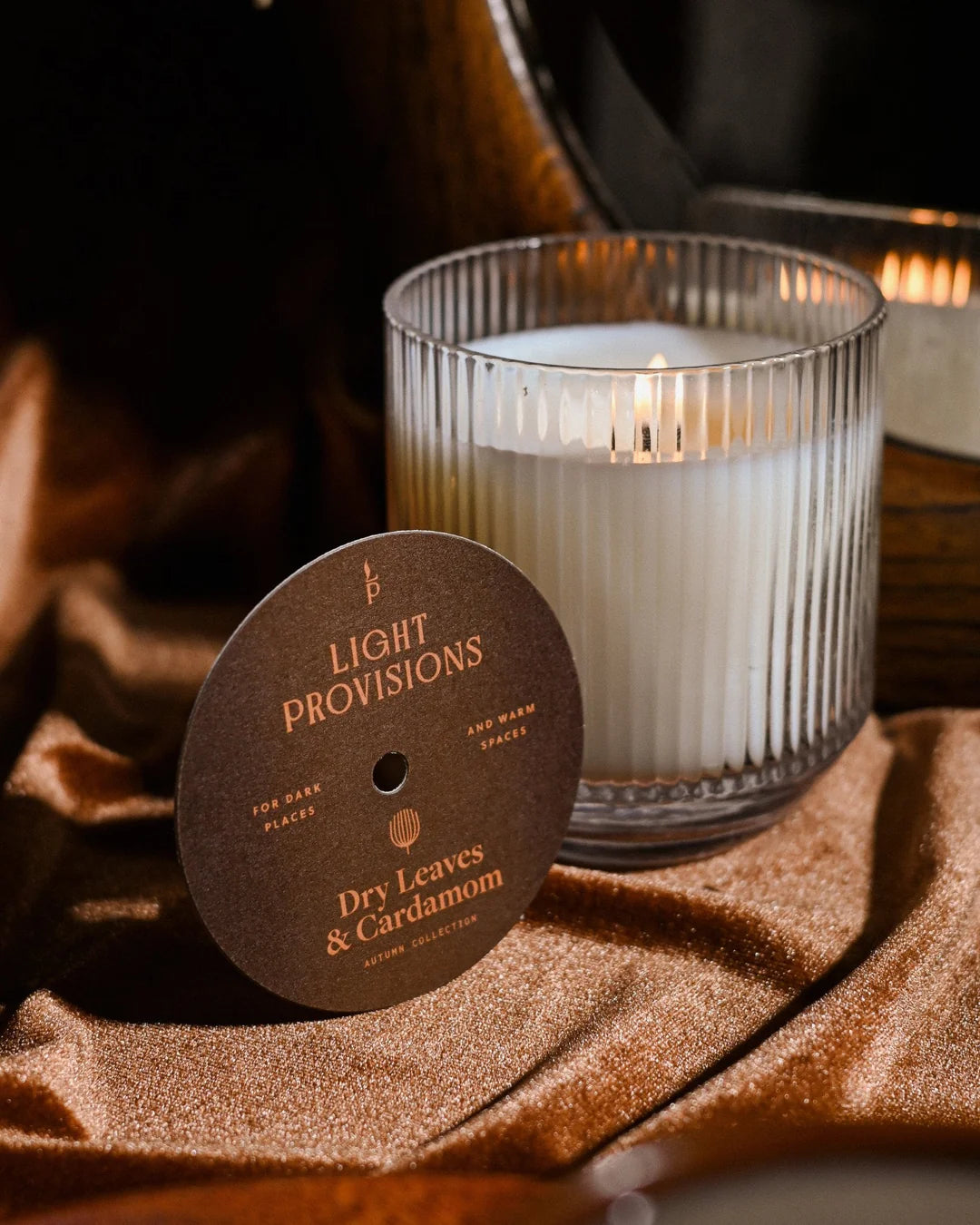 Dry Leaves & Cardamom Candle