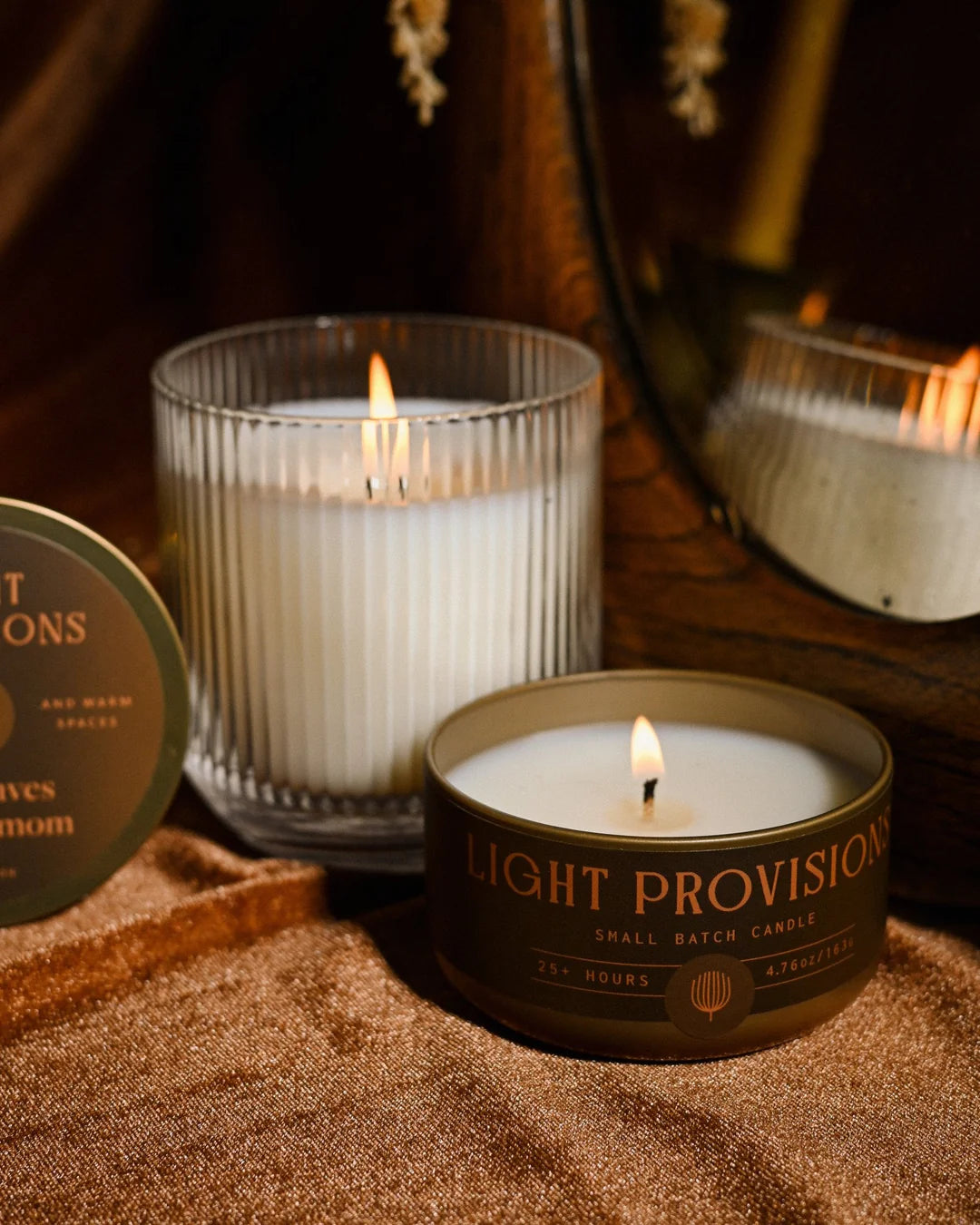 Dry Leaves & Cardamom Candle