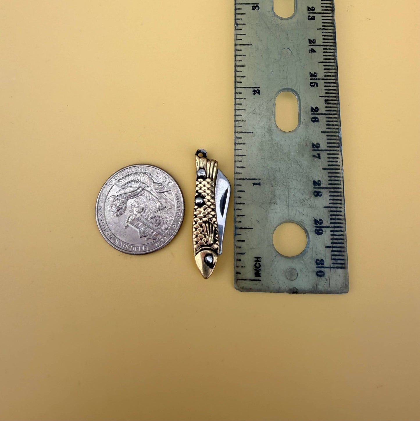 Handmade Feeesh Billie Earrings - MST GoodsFluff Hardware