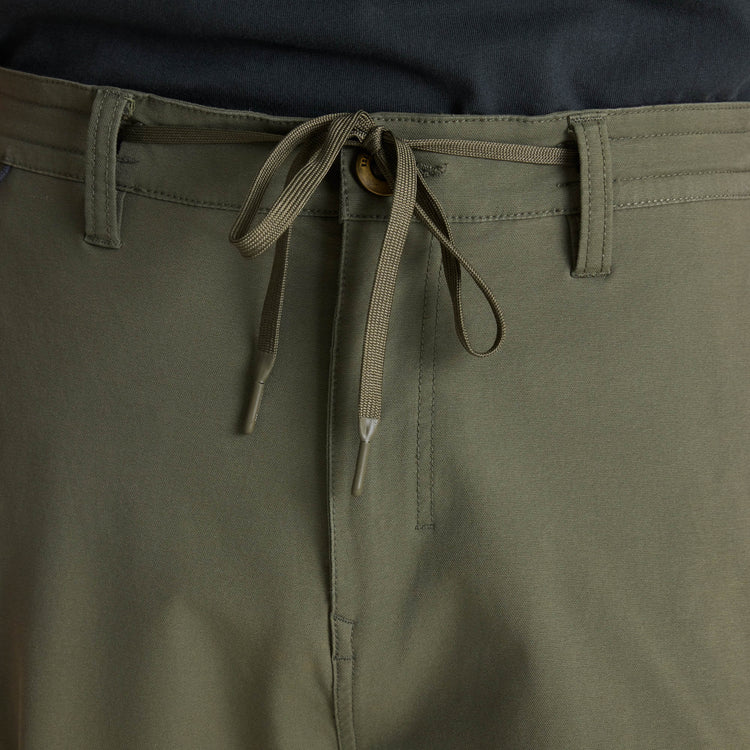 Layover Pro Traveller Pant in Military