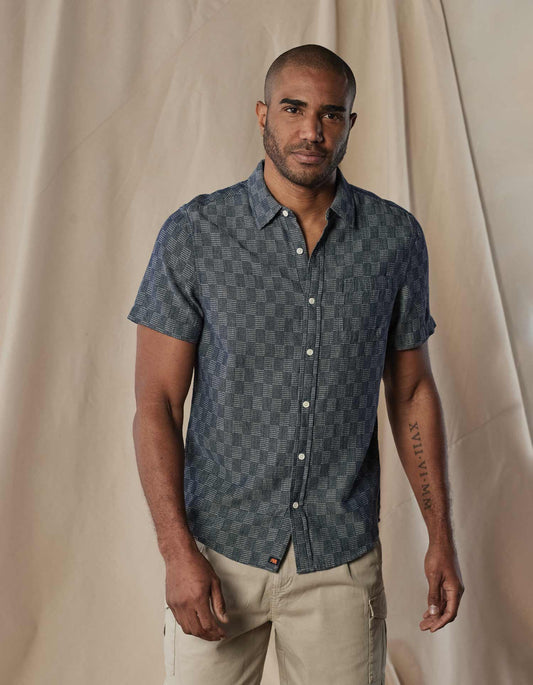 mens-checkered-woven-short-sleeved-button-up-shirt-gray-mstgoods.com