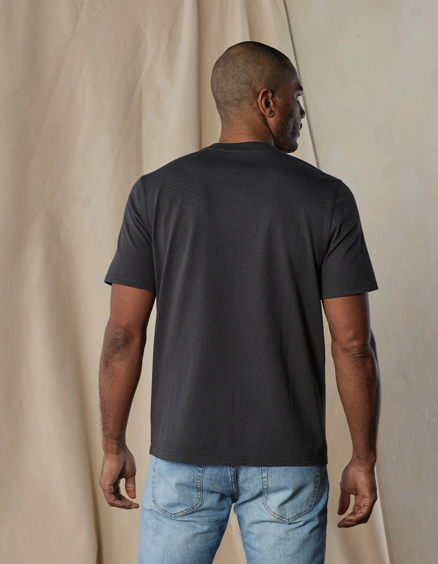 mens basic fashion tee in slate gray model wearing