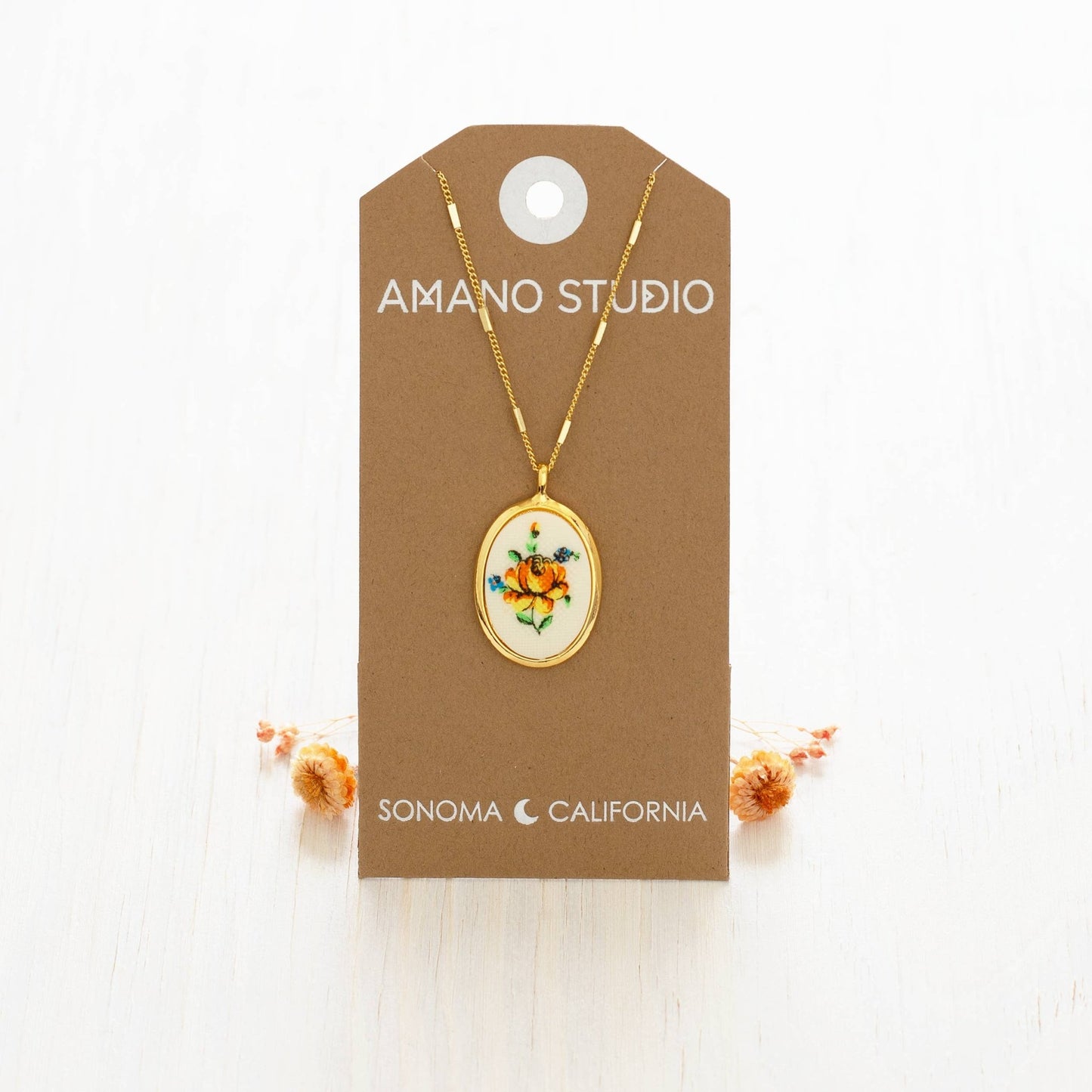 Needlepoint Yellow Flower Vintage Cameo Necklace - MST GoodsAmano Studio