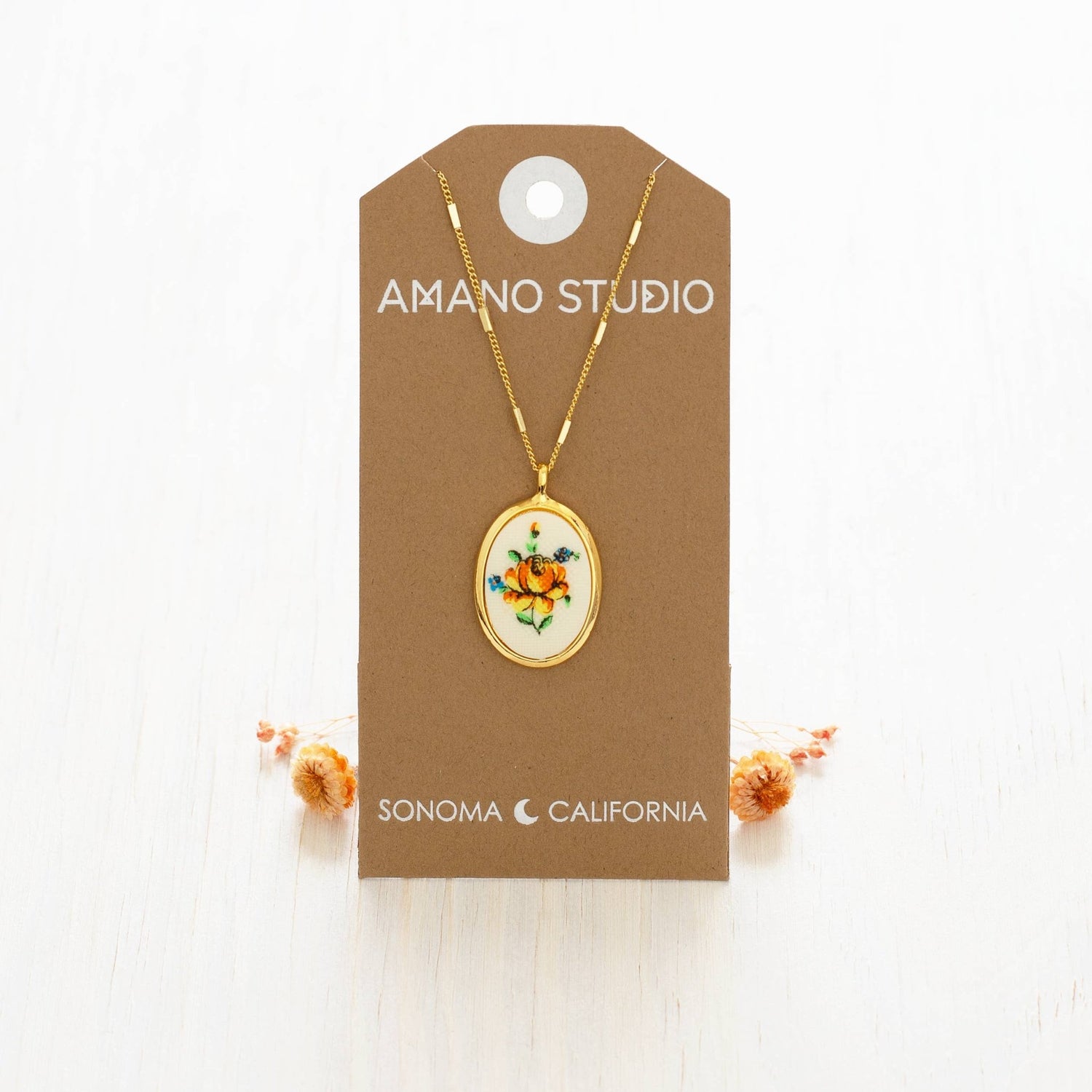 Needlepoint Yellow Flower Vintage Cameo Necklace - MST GoodsAmano Studio