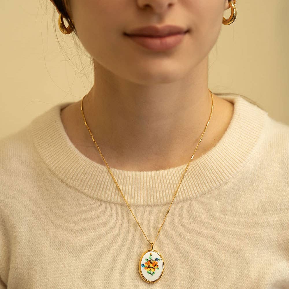 Needlepoint Yellow Flower Vintage Cameo Necklace - MST GoodsAmano Studio