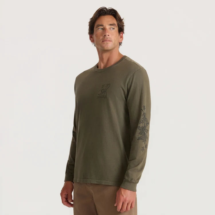 Reading Ritual Long Sleeve Tee in Military