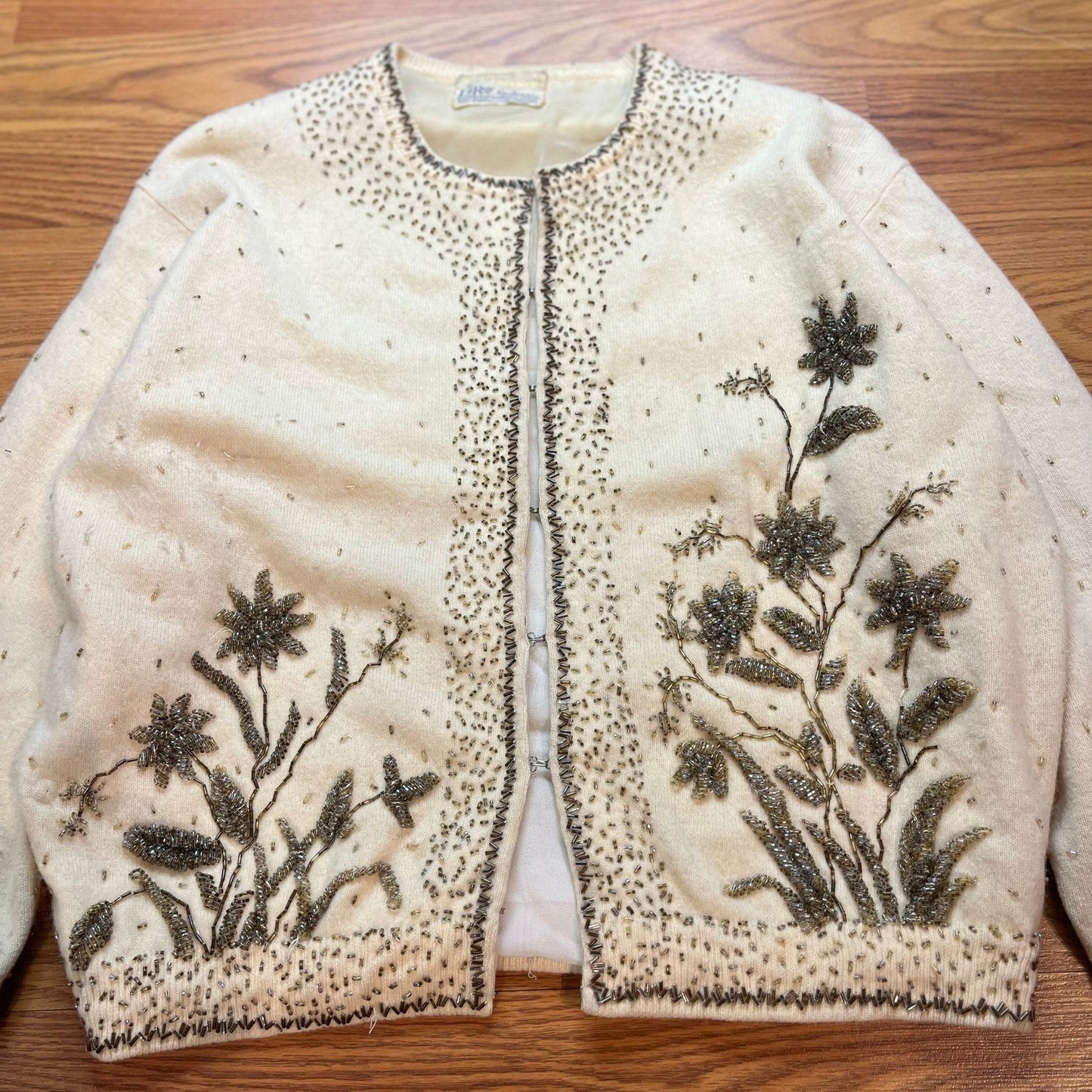 Vintage 1950s LeRoy Knitwear Beaded Floral Wool Cardigan Sweater Women’s M - MST GoodsLeRoy