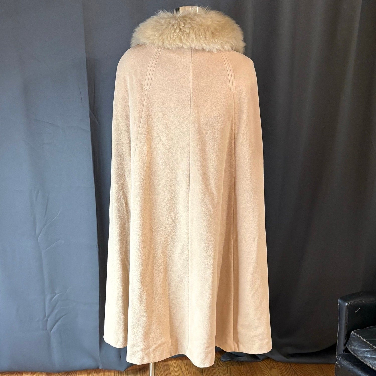 Vintage 1960s Cashmiracle Cape with Faux Fur Collar Beige Tan - MST GoodsKashmiracle