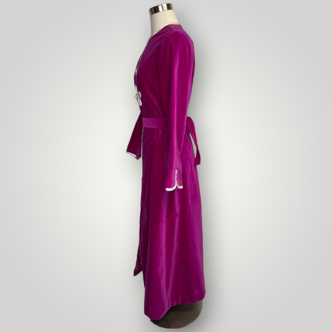 Vintage Dress I. Magnin by Dynasty Magenta Velvet Dress Robe Silk Lined Medium J - MST GoodsI. Magnin