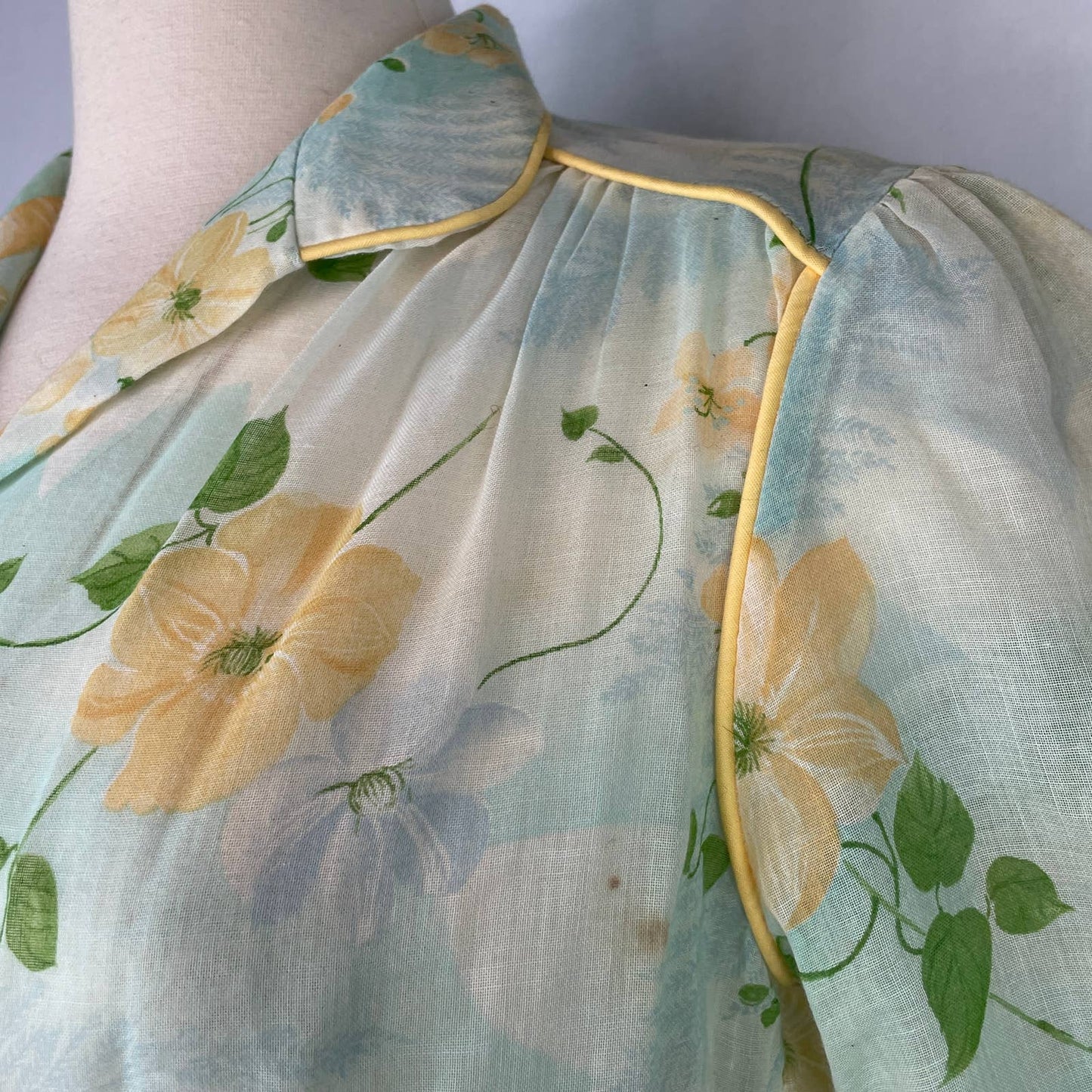 Vintage 1980s Does 1940s Floral Short Sleeve Button Up Green Yellow TJC108