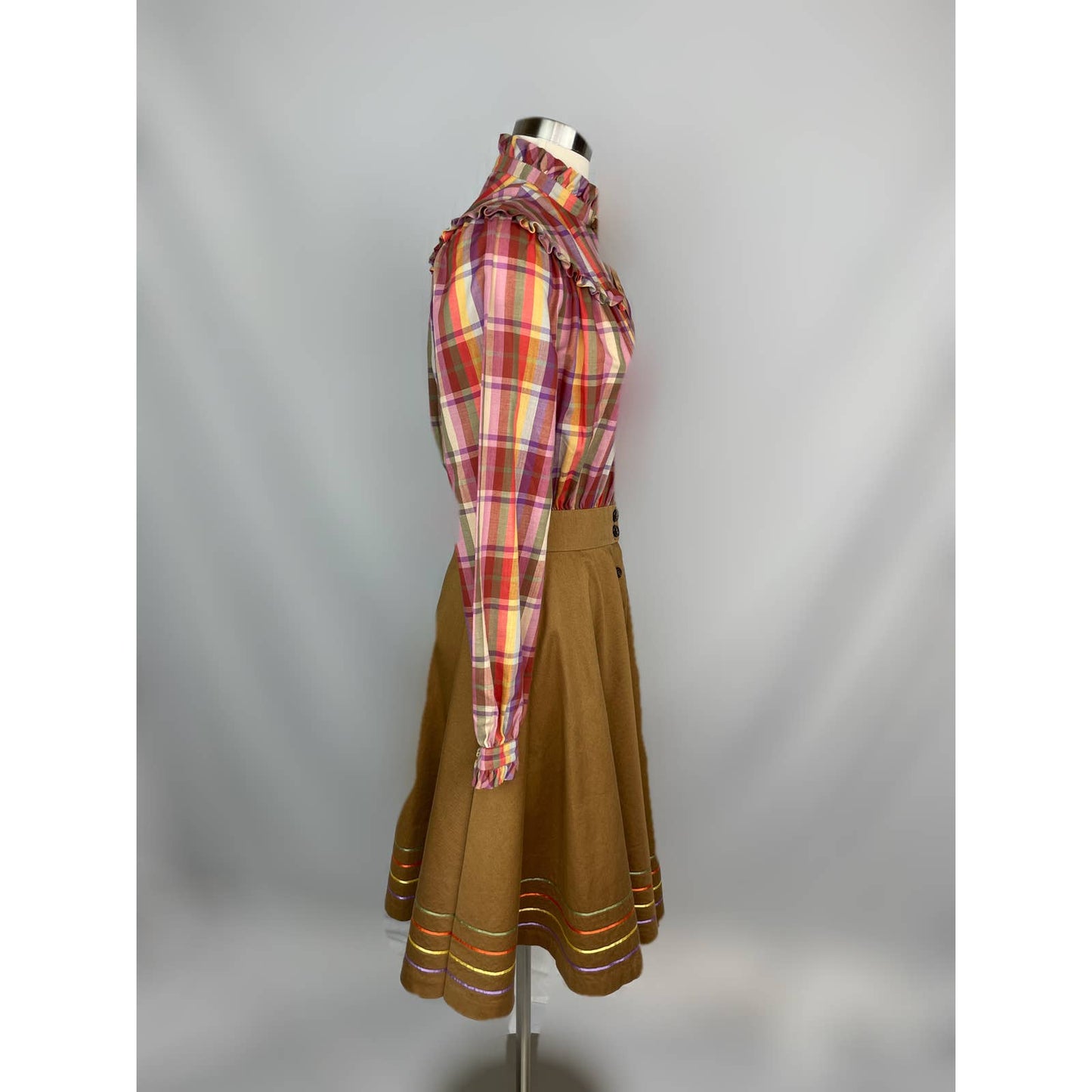 Vintage 1980s Dress Plaid Ruffle Pink Brown Full Skirt Small High Collar A1008