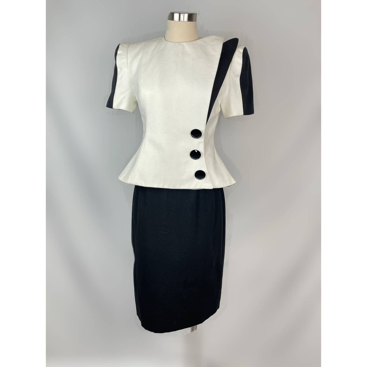Vintage 1980s Skirt Suit Black White Short Sleeved Raul Blanco Peplum Cruella