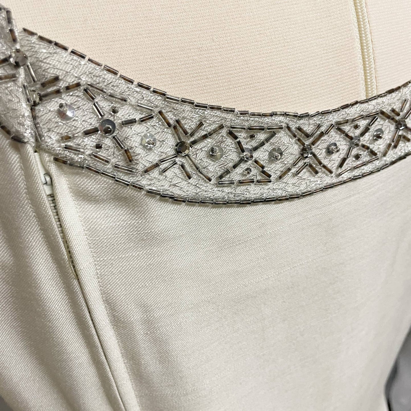 Vintage R & K Originals 1960s Dress Ivory Beaded Collar Knee Length M/L a1004